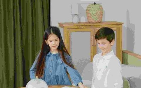 2026年4月10号出生的双胞胎男孩起什么名字比较好，五行属什么