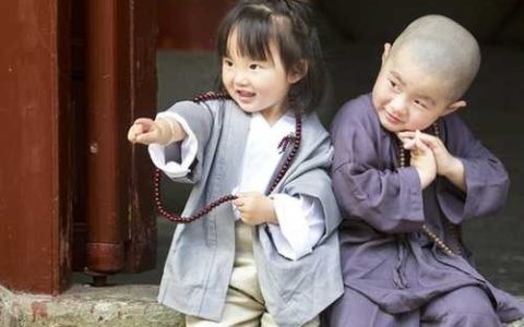 2026年4月1日愚人节出生的男孩命运 免费起名平衡五行