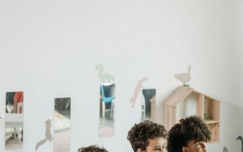 2026年4月3日农历三月初三出生的男宝宝五行命理解析 补金取名旺运