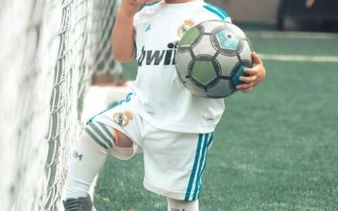 2026年4月9日闰二月十九生的男宝宝起名 属火取名推荐