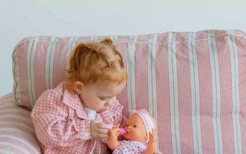 2026年五一劳动节出生的属马男孩缺水取名，有新意的名字推荐