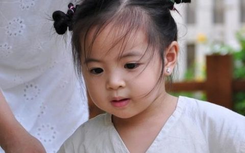 2026年农历二月三十出生的男孩八字怎么样 今日五行缺木火取名