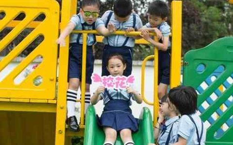2026年阳历8月出生的男孩取名 八字解析起高分名字