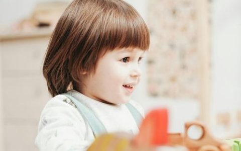 今年马年男宝宝取什么名字好 2026年出生属马男孩最吉利的名字